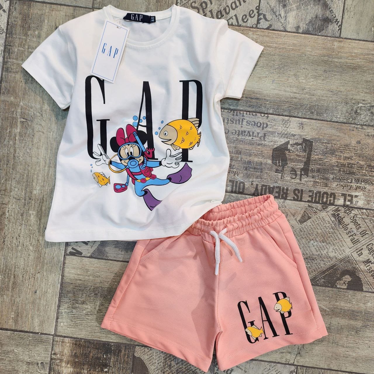 طقم بناتي Gap