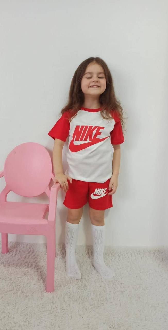 طقم بناتي Nike