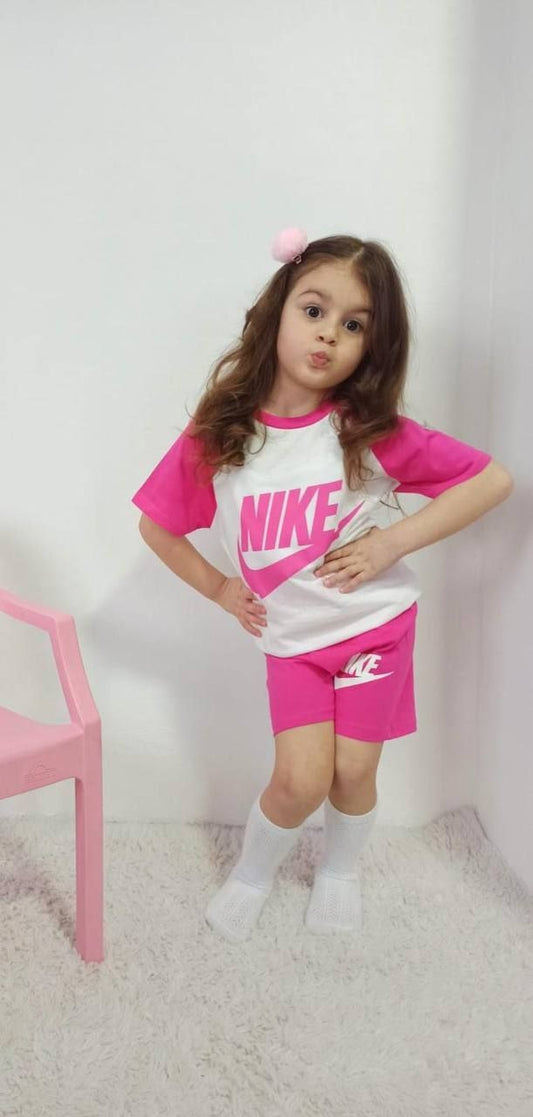 طقم بناتي Nike