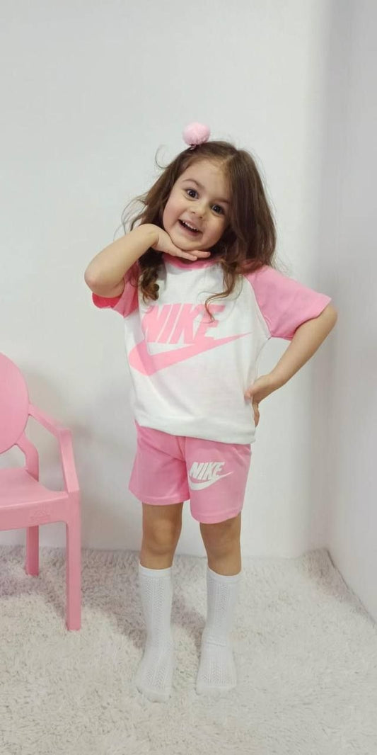 طقم بناتي Nike